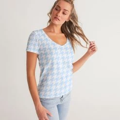 Harlow & Lloyd Baby Blue Large Houndstooth Women's V-Neck Tee T Shirts & Tanks